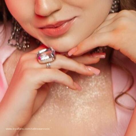 SelinSwarovski avatar