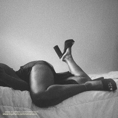 Reine Noire_ avatar