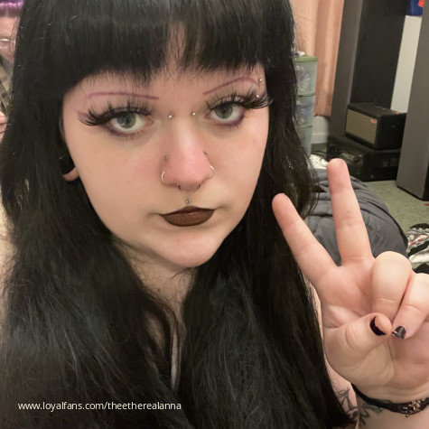 The ethereal Anna avatar