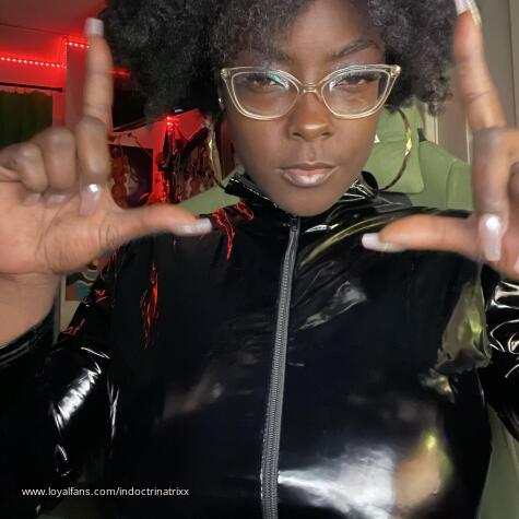 Come be my asswipe - Seamstress Oya Ebony Findom Fanclub Official