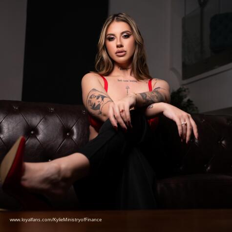 FINANCIAL EXECUTIONER avatar