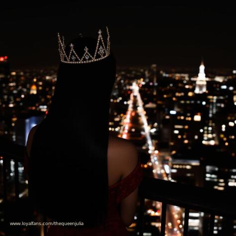 TheQueenJulia avatar