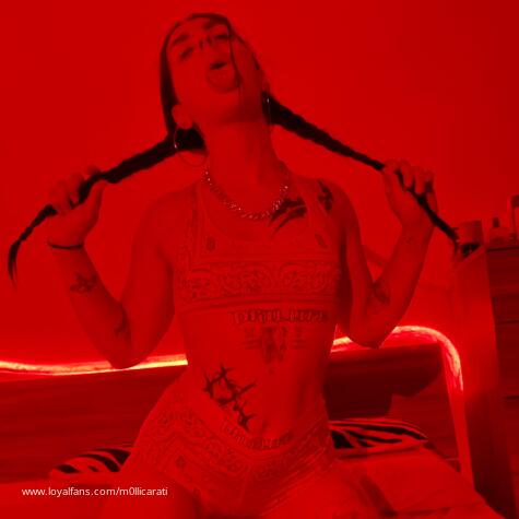 Miss Molli Carati  avatar