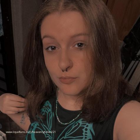 Heavenlyholes22 avatar