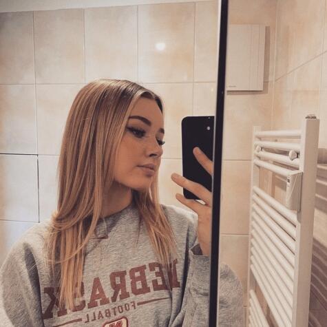 Josiee98 avatar