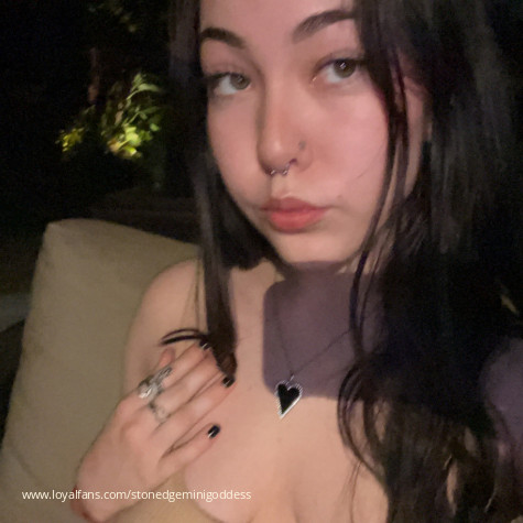 stoned greek goddess avatar