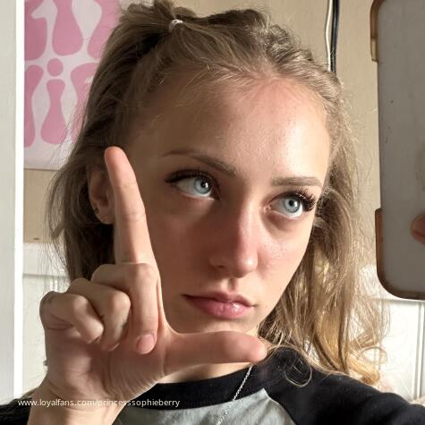 Princess Sophie Berry Findom avatar