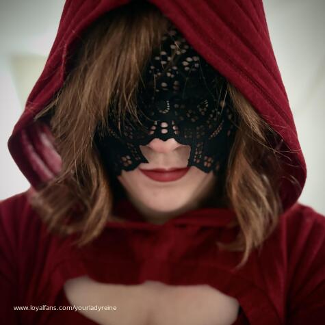 Your Lady Reine avatar