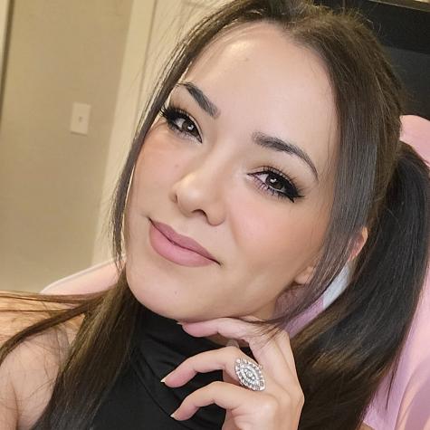 Joanie Brosas avatar