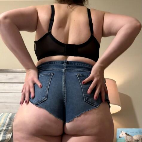 HotwifeTeaches avatar