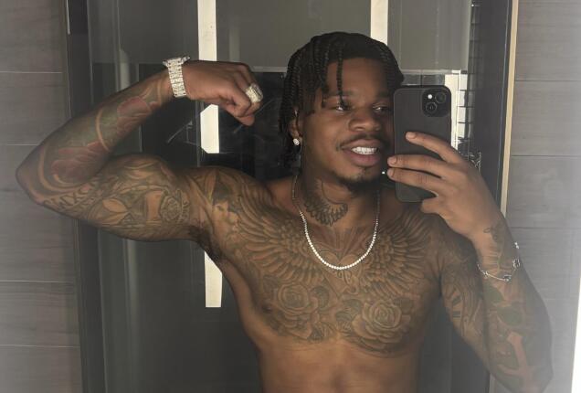 1 💦 or 2 🍆 ?' - GucciThirdLeg Official Photos | www.Loyalfans.com