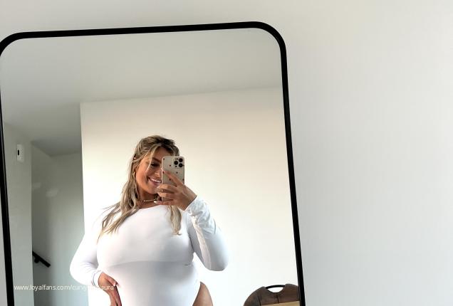 Like my body? - CurvyStar Laura Official Photos LoyalFans