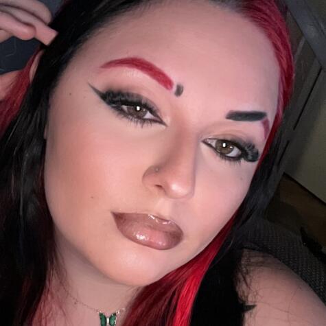 Goddess Lizzzzz avatar