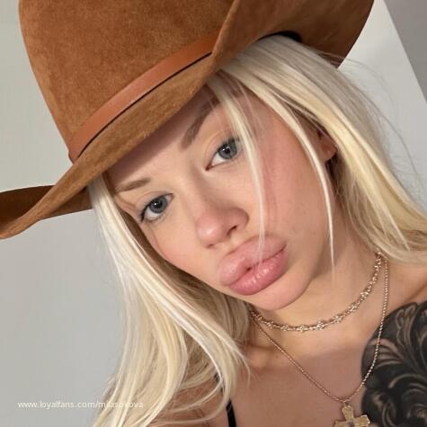 MILLION DOLLAR QUEEN avatar