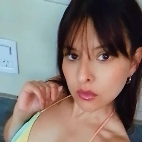 Amycurvypetit avatar