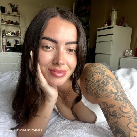 Ivy Blake avatar