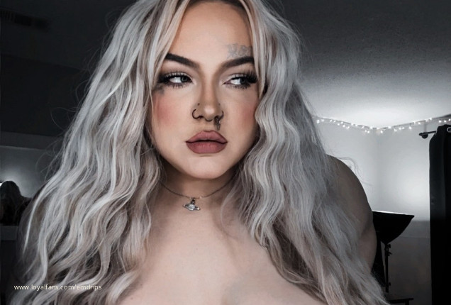 ur moms friend catches u jerking it - millymaars Official Profile www