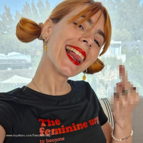 Bratty Alaia Humiliatrix avatar