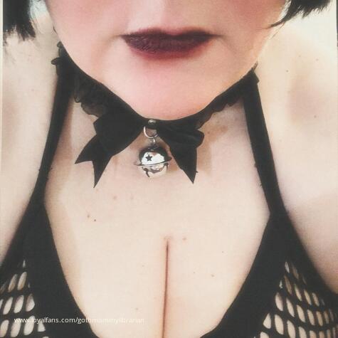 gothmommylibrarian avatar