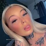 Nasty brunette avatar