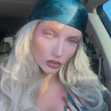 Lizzierenee avatar