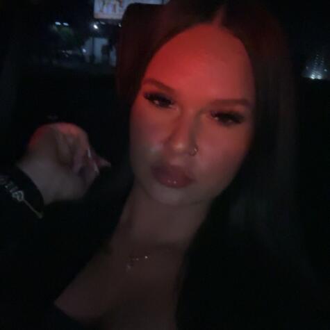 Snowbunnybaee avatar