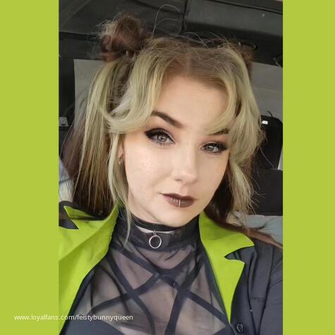 FeistyBunnyQueen avatar