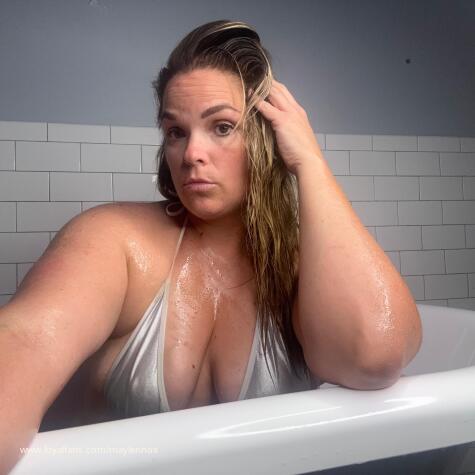May Goddess MILF  avatar