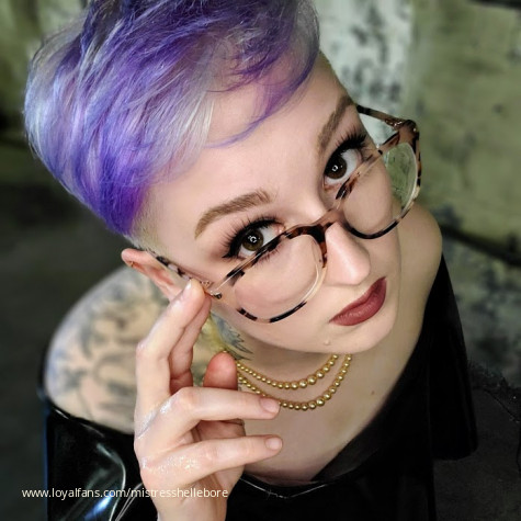 Mistress Hellebore avatar