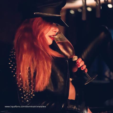 DominatrixNatalee avatar