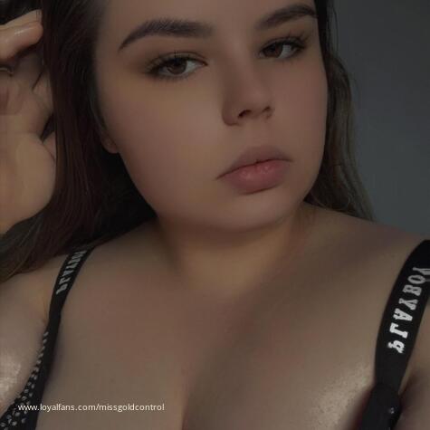 Missgoldcontrol avatar