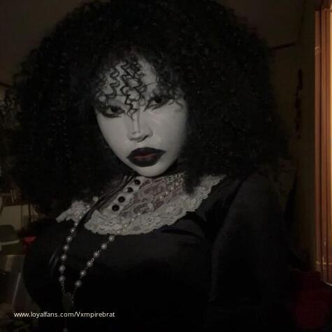 Countess Evelisse avatar
