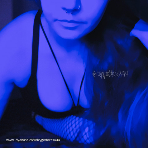 Findom Goddess Icy avatar