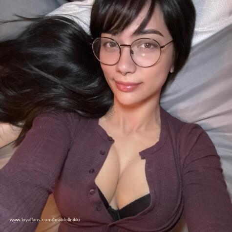 Nikki Hugs's videos and clips | Official account | LoyalFans