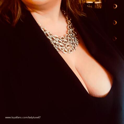 LadyLuxe47 avatar