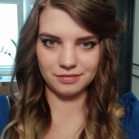AdrianaLux avatar