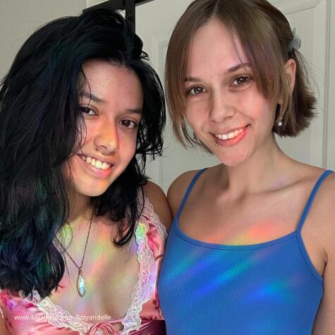 Lizzy and Elle avatar