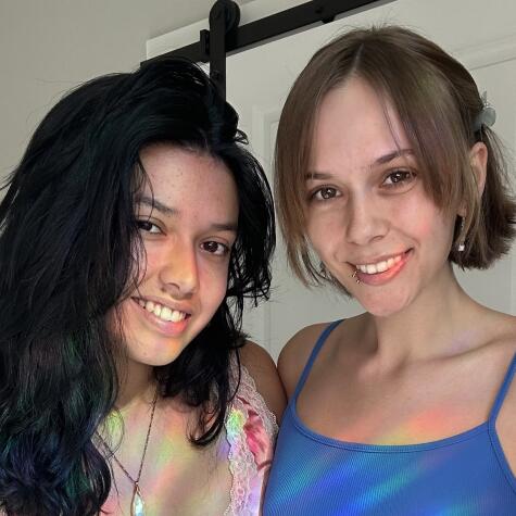 Lizzy and Elle avatar