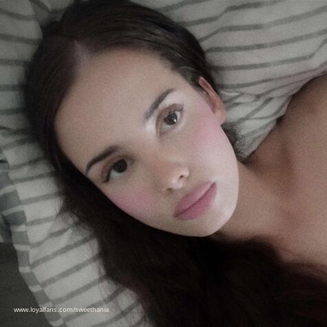 sweethania avatar