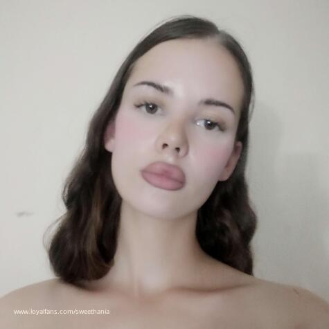 sweethania avatar