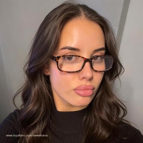 sweethania avatar