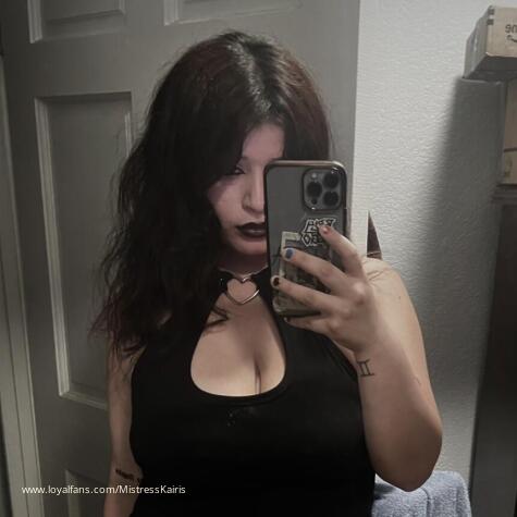 Lady Kairis  avatar