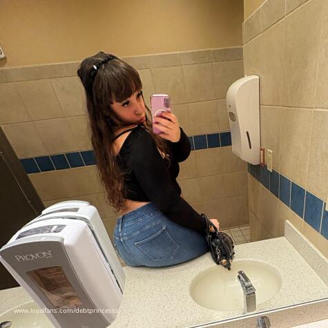 debtprincesss  avatar