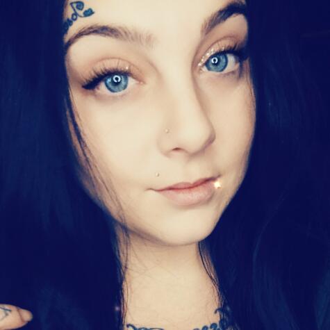 BratMoon444 avatar