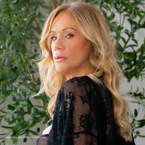 Ulla Burns NYC Mature Femdom Findom Feet Mommy avatar