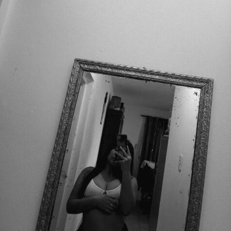 Ayluu24 avatar