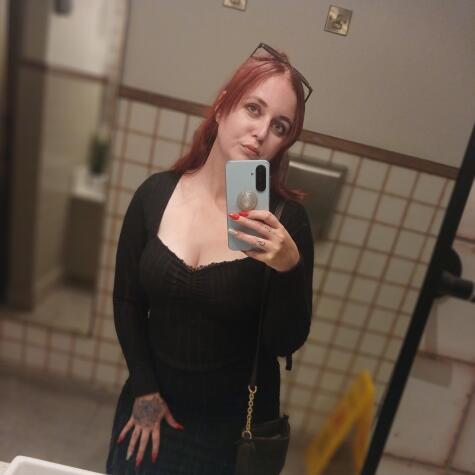 RedHeadVelma avatar