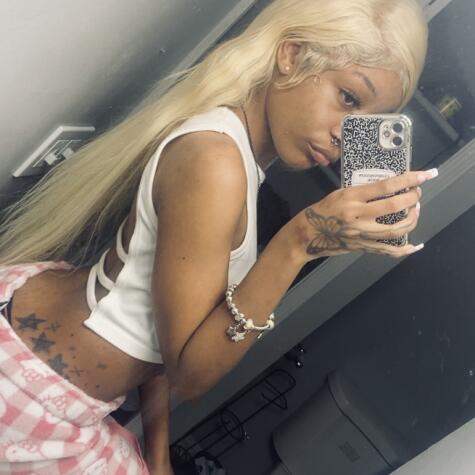 Sexyyzee avatar