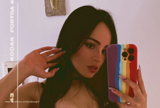 I am your little perverted angel, would you dare to tell me all your fantasies? 🔞😏 - JessieAngel