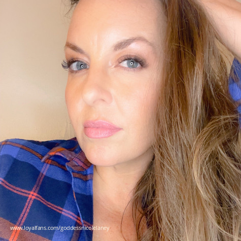 👣 - Goddess Nicole Laney FinDom Official Photos | LoyalFans